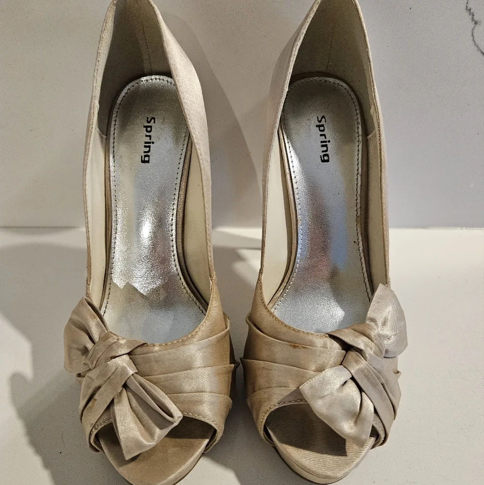 Spring Satin heels - Picture 1 of 3